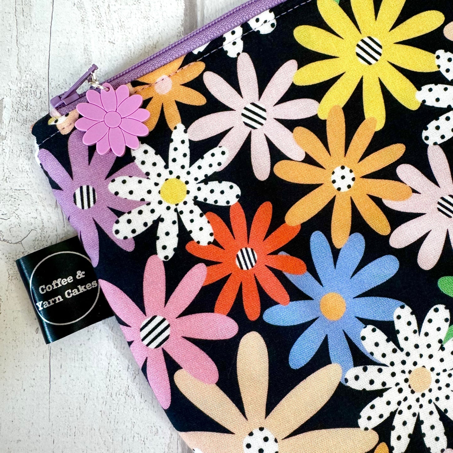 Happy Daisies Zipped Project Bag - Small/Sock Size