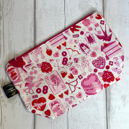 Love Struck Valentine’s Zipped Project Bag - Small/Sock Size